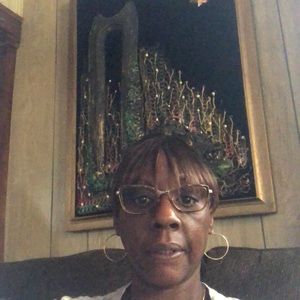 Meet your Posher, Valerie